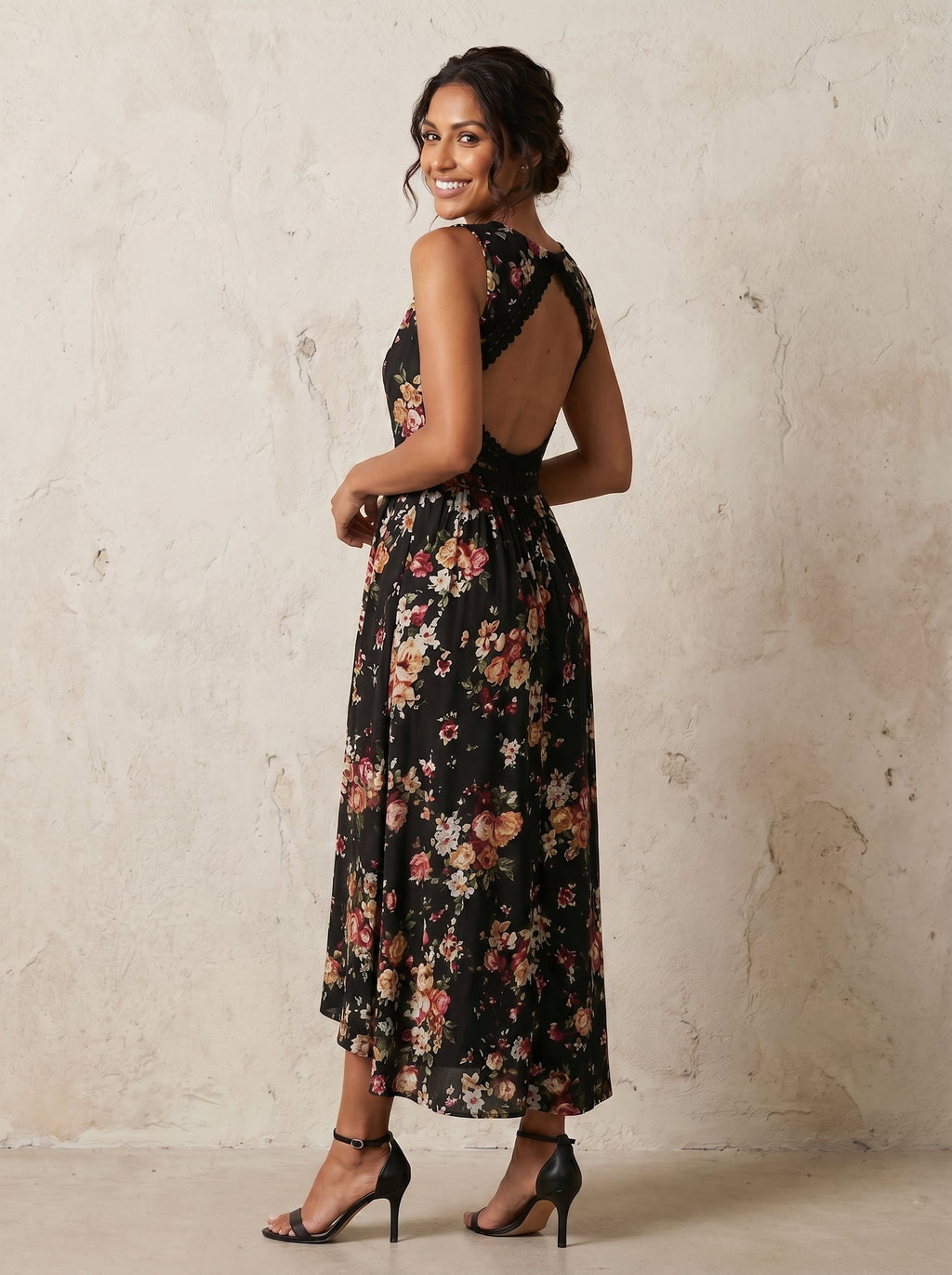 Amara | Gebloemde Maxi Jurk met V-Hals & Open Rug