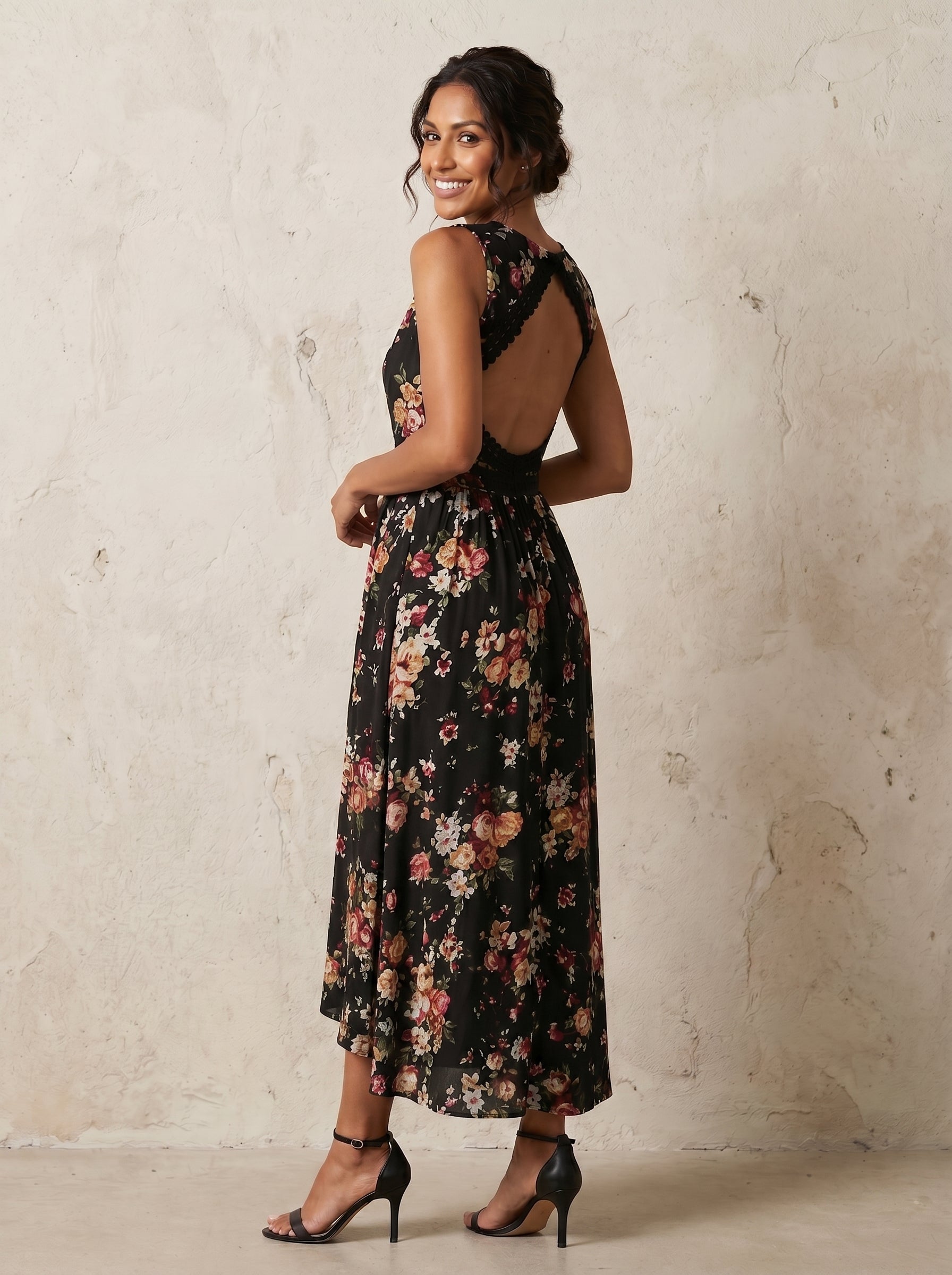 Amara | Gebloemde Maxi Jurk met V-Hals & Open Rug
