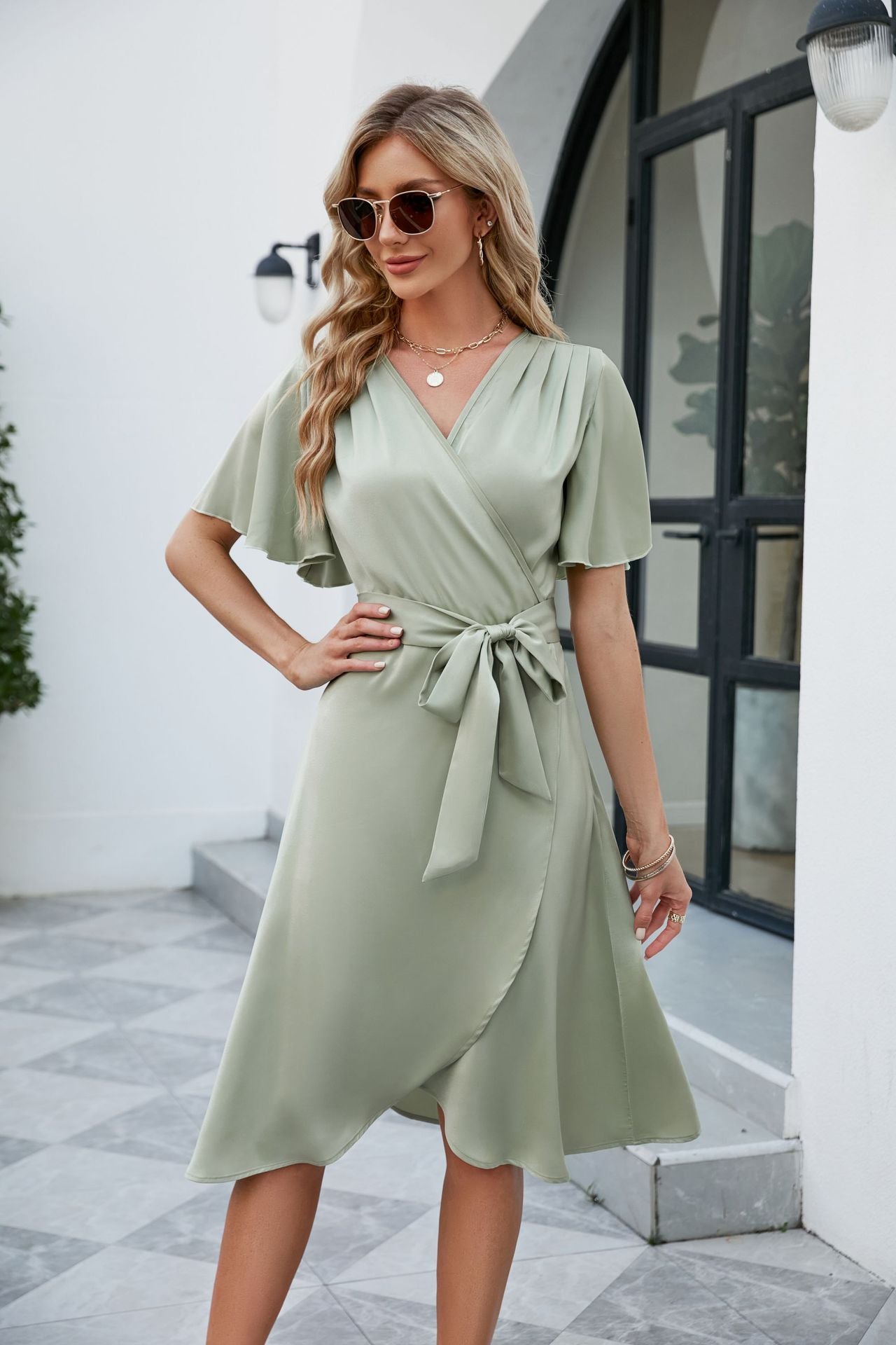 Evi | Satin Wrap Jurk met Vlindermouwen