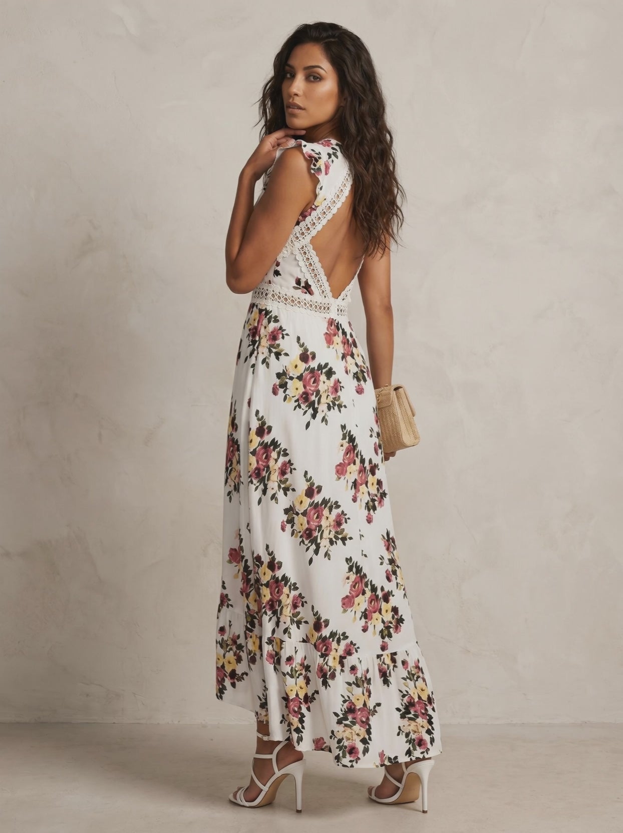 Amara | Gebloemde Maxi Jurk met V-Hals & Open Rug
